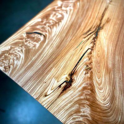 Elm Dining table detail