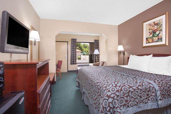 Days Inn By Wyndham Dublin GA