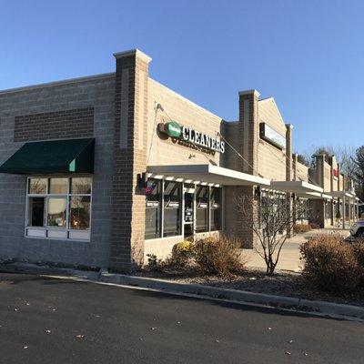 Strip Mall Shared with Mancino's Pizza & Mugs Party Store