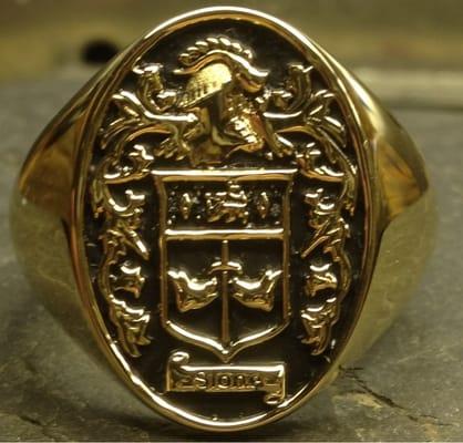 Family crest gents ring