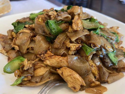 Pad see ew with chicken