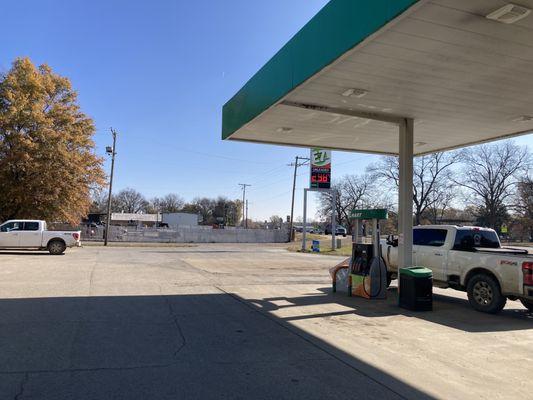 fueling dispenser and awning