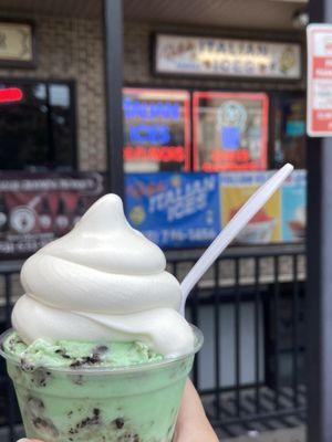 twister with Mint Cookie Crumb