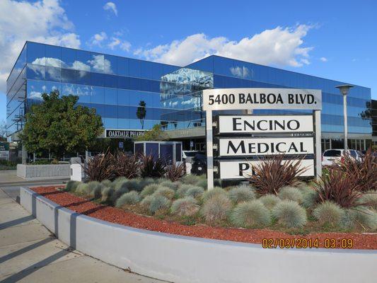 exterior of building Encino Dental Health and Wellness