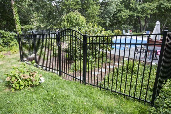 New Aluminum Pool Fence
 (Westerly)