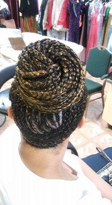 Dornie's Salon, Hair Braiding, & Fashion