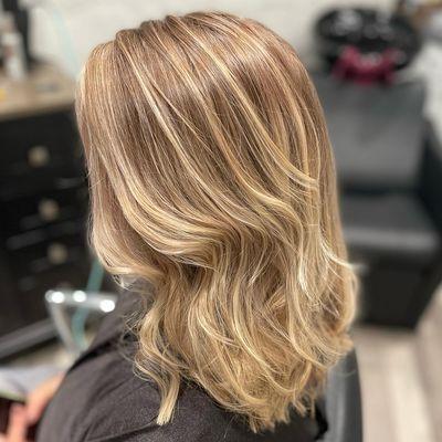 Color smudge with halo highlights