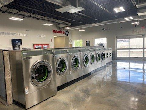 Large, Well-lit laundromat in Camp Hill, PA