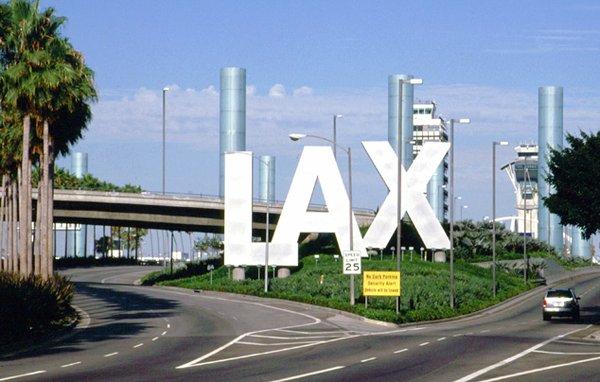 Daily trips to Los Angeles Int. Airport (LAX) at affordable and competitive rates