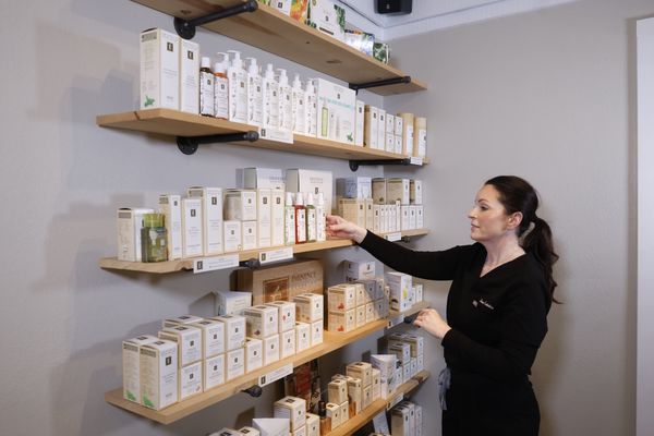 Authorized Éminence Organics reseller