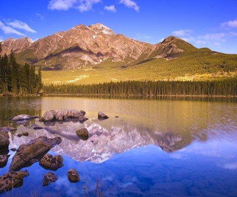 Beautiful Lake in Central Oregon