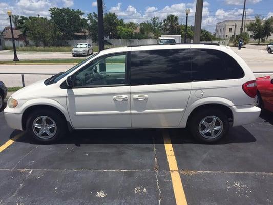 2005 Town and country , extra clean call for details . Tel .# 863- 679 -7888.