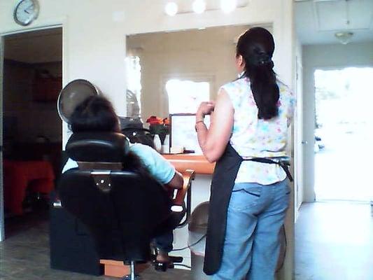 Sumi on right threading a client