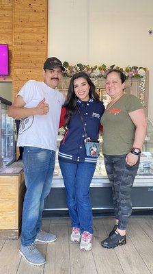 Gabriela Sepúlveda visitándonos en casa de café bakery