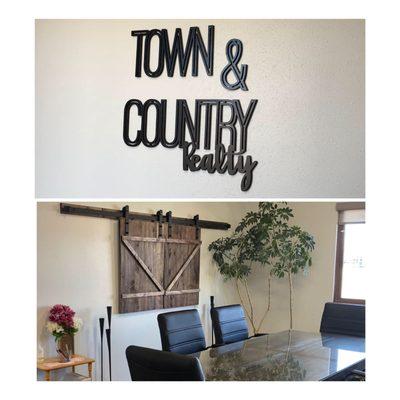 Town & Country Office, Saratoga, WY