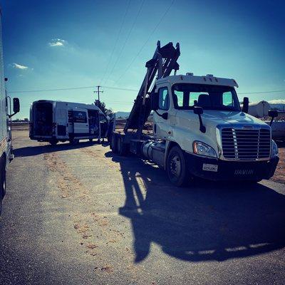 Frieghtliner Cascadia Roll Off