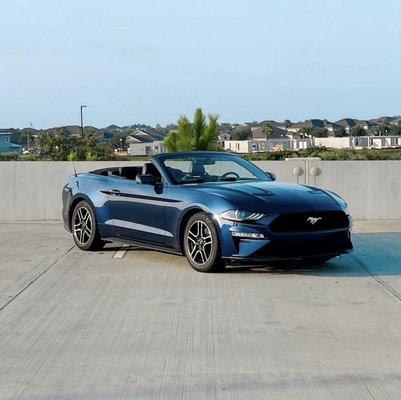 This amazing 2020 Ford Mustang Ecoboost Premium Convertible is fun and perfect for our beautiful Florida weather!