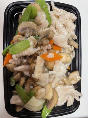 Moo goo Gai pan ( chicken)