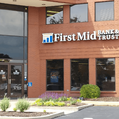 First Mid Bank & Trust Fairview Heights - Wheelchair Accessible Entrance