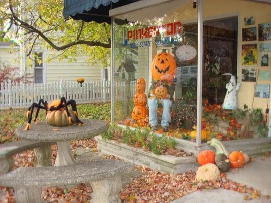 Halloween Window 2010 Pinkerton Real Estate