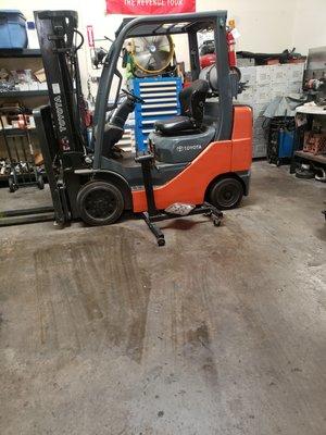 K & E Forklift Service