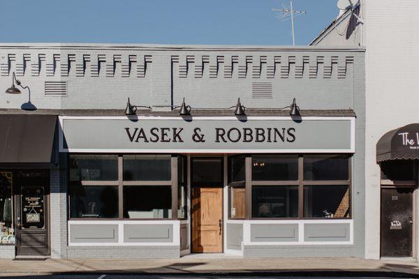 Vasek & Robbins  attorney building on the square in Lebanon, Tennessee