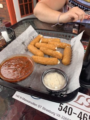 Mozzarella sticks ranch and marinara sauce