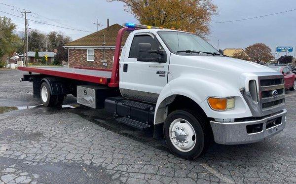 2007 Ford F650 XLT Hauler truck under CDL requirements.