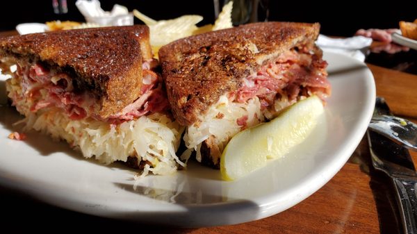 Pastrami Reuben