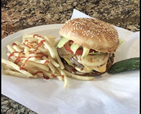 Hamburguesa Hawaiana con papas