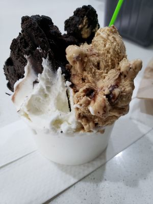 Coffee Biscuit, Dark Chocolate & Stracciatella Gelatos - Creamy & Yum!!