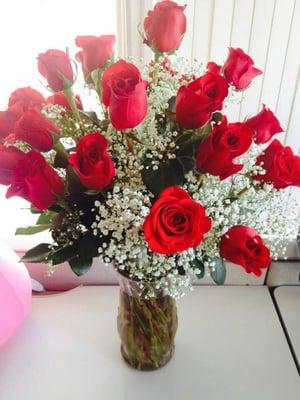 2 dozen red roses delivered