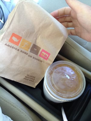 Iced apple cider with apple muffin