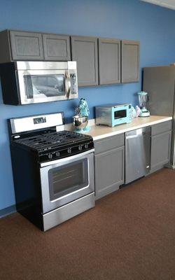 Appliance retailer. New Whirlpool, KitchenAid, and Amana appliances. 4500 sq ft showroom.