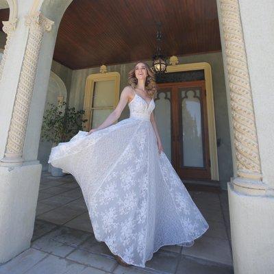 Beautiful Lace and Shiffon Wedding Gown