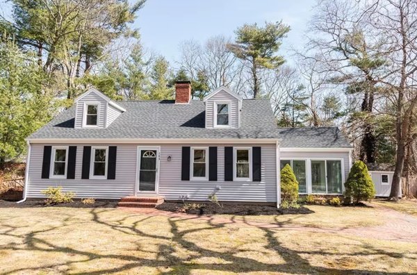 143 Bayridge Lane
Duxbury, MA 02332