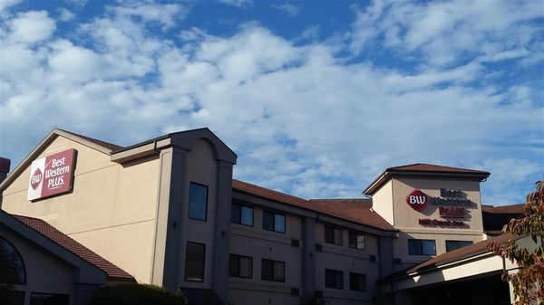 Best Western Plus Mill Creek Inn