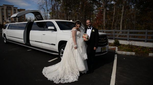 it was a great service and great limo .. thanks To Marco for taking care my cousin's big day