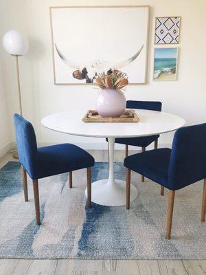 love the dining area off the open kitchen!