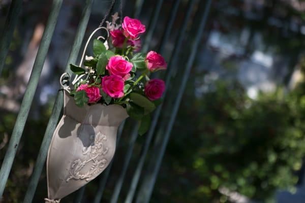 Holly even became part florist for us! Time on Film Photography by Charles