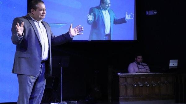 Pastor Abraham Estrada