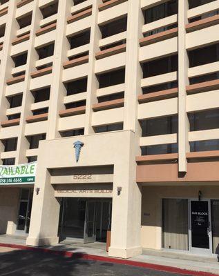 Front of the medical building from Balboa Avenue with plenty of parking in the back. Located just between Highways 5, 52,15,163 and 8.