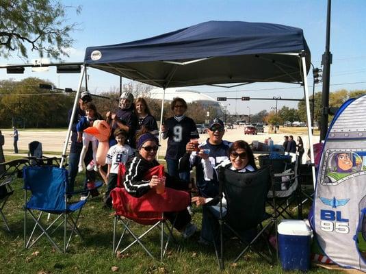 Tailgating with a great view of Cowboys Stadium!