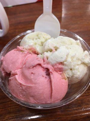 Strawberry cheesecake gelato with vanilla scoops