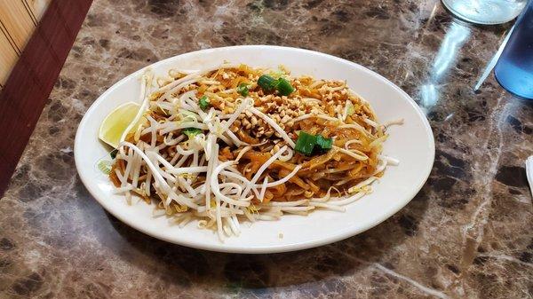 Chicken pad thai