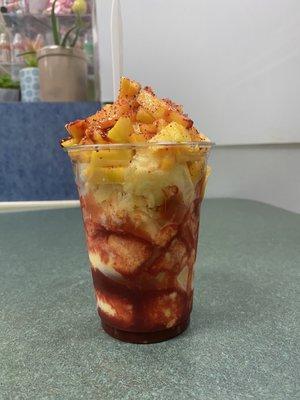 Mangonada con nieve de limón  y mango