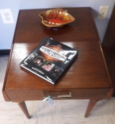 American of Martinsville End Table $75