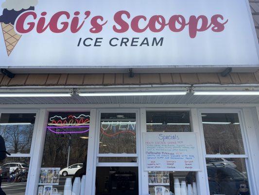 GiGi’s Scoops Ice Cream