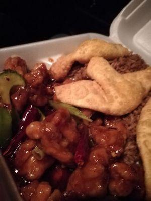 General tso dinner with crab Rangoon