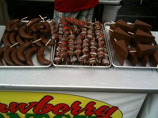 Chocolate covered bananas, strawberries, n cheesecake